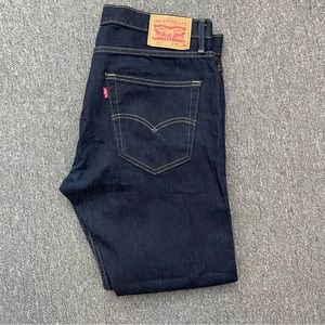 Levis 512